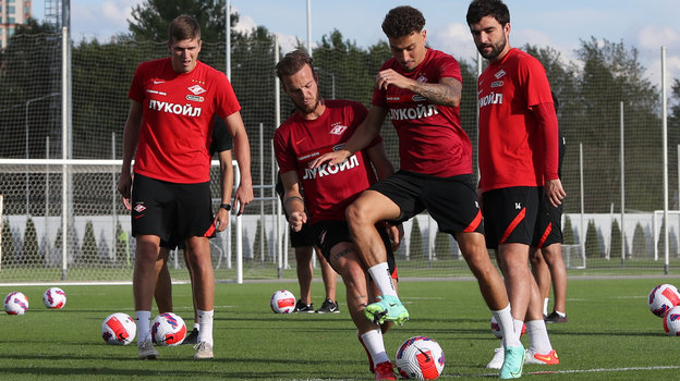 Тренировка «Спартака». Фото Александр Федоров, «СЭ» / Canon EOS-1D X Mark II Тренировка «Спартака». Фото Александр Федоров, «СЭ» / Canon EOS-1D X Mark II