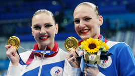 «Это провокация? Я в такие совпадения не верю». Российские синхронистки и тренер — о новой накладке с музыкой на Олимпиаде