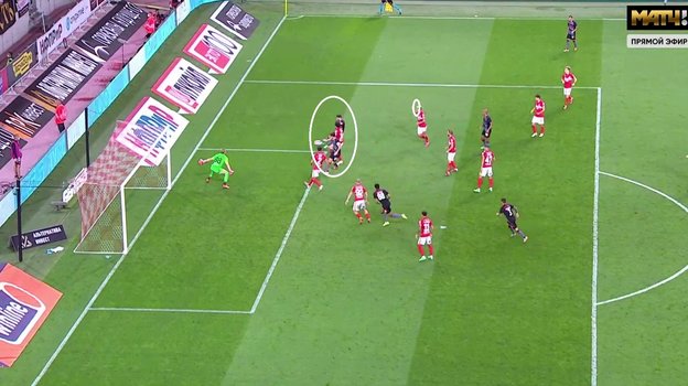 Судьи ошибочно засчитали гол в ворота красно-белых. Судьи ошибочно засчитали гол в ворота красно-белых.