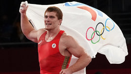 «Это не провал. Мы первые по числу медалей». Тренер борцов-классиков защищает команду