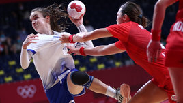 Это была война. Россиянки победили, потому что были готовы убиться на площадке, а норвежки — нет