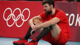 «Радоваться серебру мы не можем». Для большинства российских волейболистов поражение в финале — главная драма в карьере