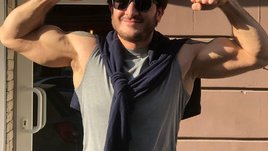 Мальчик-силач из 90-х стал бойцом. Он будет драться с 200-килограммовым Большим Папой