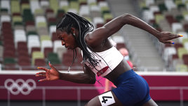 «Хочу выяснить, действительно ли она женщина». Странная атлетка из Намибии снова в центре скандала