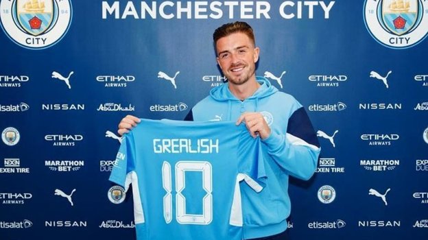 Джек Грилиш с футболкой «Манчестер Сити». Фото Instagram Джек Грилиш с футболкой «Манчестер Сити». Фото Instagram