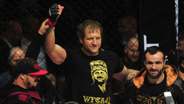 «Давай тему с Федором закроем». Александр Емельяненко намерен драться на одном турнире с братом