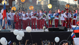 Россия заплатит олимпийцам 5,5 миллиона долларов. Зачем им еще 36 орденов?