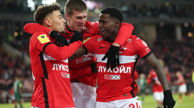 Джордан Ларссон, Александр Соболев и Квинси Промес. Фото Александр Федоров, «СЭ» / Canon EOS-1D X Mark II Джордан Ларссон, Александр Соболев и Квинси Промес. Фото Александр Федоров, «СЭ» / Canon EOS-1D X Mark II