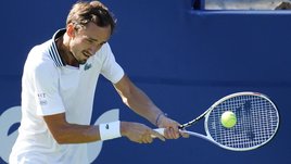 Медведев — снова в деле! Россиянин победил американца Опелку и выиграл четвертый турнир серии «мастерс»