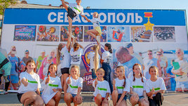 «Люди безумно соскучились по очным встречам»