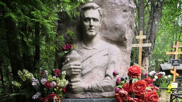 Могила Михаила Еремина. Фото из личного архива семьи Михаила Еремина Могила Михаила Еремина. Фото из личного архива семьи Михаила Еремина