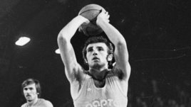 «Поклонницы Саши предлагали помыть полы в нашей квартире — только бы увидеть Белова». Вдова главного героя Игр-1972 — о жизни с гением