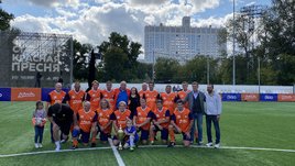 Романцев вспоминал, Гаврилов шутил, Гусев объявлял. На Красной Пресне прошел матч 30-летия «Асмарала»