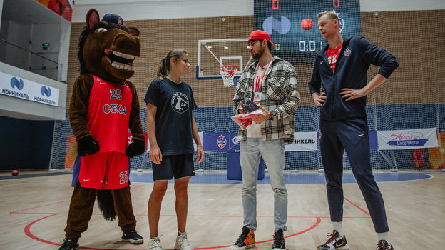 ЦСКА провел товарищеский матч в Норильске. ЦСКА провел товарищеский матч в Норильске.