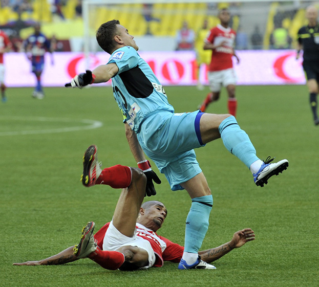 Игорь Акинфеев и Веллитон. Фото Алексей Иванов, - Игорь Акинфеев и Веллитон. Фото Алексей Иванов, -