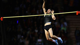 «Олимпиаду смотрел по телевизору. Было обидно». Лучший российский шестовик — о пропуске Токио-2020