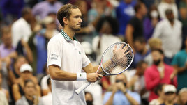 Медведев подружился с публикой, Рублев не испугался дождя