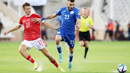 К составу Карпина — никаких вопросов. К игре — масса. И откуда в сентябре проблемы с «физикой»?