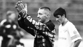 «Готовься — в следующей игре тоже встанешь в ворота». 25 лет знаменитому сейву Тихонова