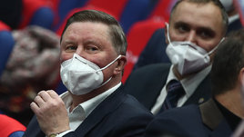 «Россияне не хотят ехать за границу, где надо потеть и упираться. У нас за большие деньги можно сидеть на скамейке запасных». Иванов — об общих проблемах баскетбола и футбола