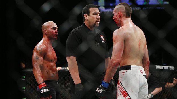 Робби Лоулер против Рори Макдональда. Фото MMA Fighting Робби Лоулер против Рори Макдональда. Фото MMA Fighting