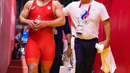 «Олимпийский чемпион получает 100 тысяч. А тому, кто просто бегает-прыгает, платят миллионы и прыщики его обсуждают. Это как?»