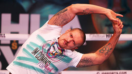 «Усик — фартовый попрыгунчик. Я ему не проиграл». Артур Бетербиев смотрит два своих боя с украинцем