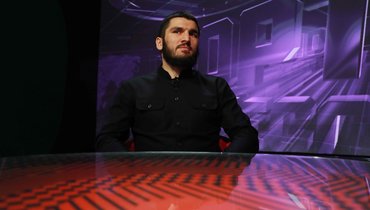 Артур Бетербиев.