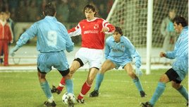 Пять пенальти в один угол, Марадона в шубе на Красной площади. Как «Спартак» выбил «Наполи» из Кубка чемпионов