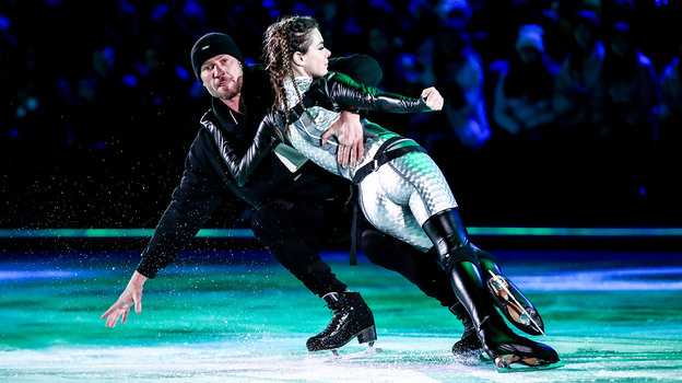 Роман Костомаров с Анной Старшенбаум. Фото Дарья Исаева, «СЭ» / Canon EOS-1D X Mark II Роман Костомаров с Анной Старшенбаум. Фото Дарья Исаева, «СЭ» / Canon EOS-1D X Mark II