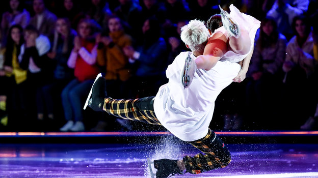 Милохин уронил Медведеву. Фото Дарья Исаева, «СЭ» / Canon EOS-1D X Mark II Милохин уронил Медведеву. Фото Дарья Исаева, «СЭ» / Canon EOS-1D X Mark II