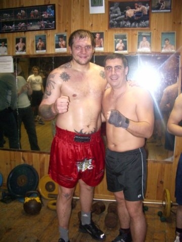 Александр Емельяненко в клубе бокса на Боровой. Фото Сообщество во «ВКонтакте» «Клуб бокса на Боровой» Александр Емельяненко в клубе бокса на Боровой. Фото Сообщество во «ВКонтакте» «Клуб бокса на Боровой»