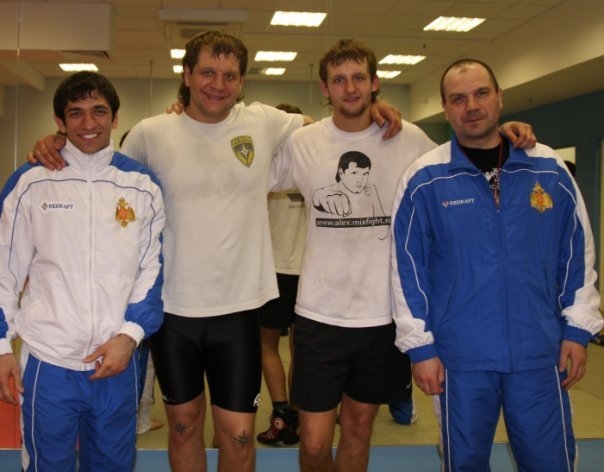 Михаил Малютин, Александр Емельяненко, Иван Емельяненко, Юрий Разумов. Фото из архива Михаила Малютина. Михаил Малютин, Александр Емельяненко, Иван Емельяненко, Юрий Разумов. Фото из архива Михаила Малютина.