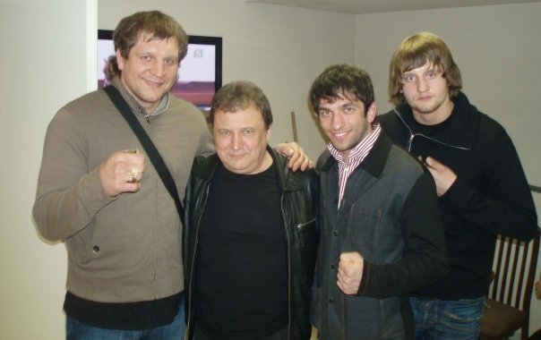 Иван Емельяненко (крайний справа). Фото из архива Михаила Малютина. Иван Емельяненко (крайний справа). Фото из архива Михаила Малютина.