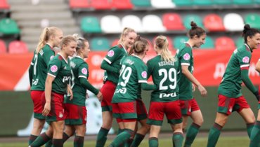 Футболистки «Локомотива».