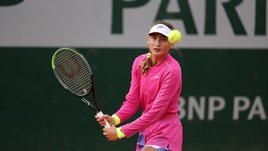 Первая ракетка мира среди юниорок — теннисистка из Андорры с русскими корнями. Чего она добилась в 16 лет?