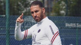 Серхио Рамос пафосно переходил в «ПСЖ», но не сыграл еще ни минуты. Что вообще происходит?