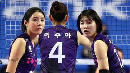 Звездные волейболистки бежали из своей страны из-за травли. Их обвиняют в издевательствах над школьниками