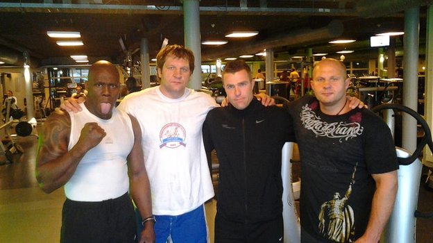 Александр и Федор Емельяненко на сборе в Нидерландах. Александр и Федор Емельяненко на сборе в Нидерландах.