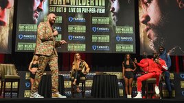 «Ты баба в мокрой юбке! Кастрат!» Фьюри и Уайлдер поругались на пресс-конференции