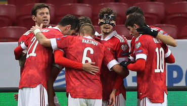 Футболисты сборной России.