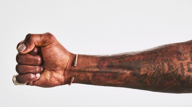 Правая рука Уайлдера. Фото GQ Правая рука Уайлдера. Фото GQ