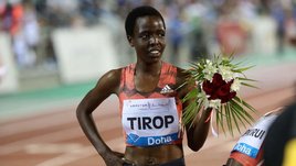 Перерезал горло спавшей бегунье, позвонил ее родителям и разрыдался. Жуткая смерть рекордсменки мира