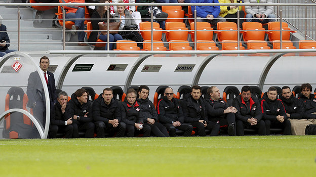Диего Мантовани (второй справа) в тренерском штабе Массимо Карреры. Фото ФК «Спартак» Диего Мантовани (второй справа) в тренерском штабе Массимо Карреры. Фото ФК «Спартак»
