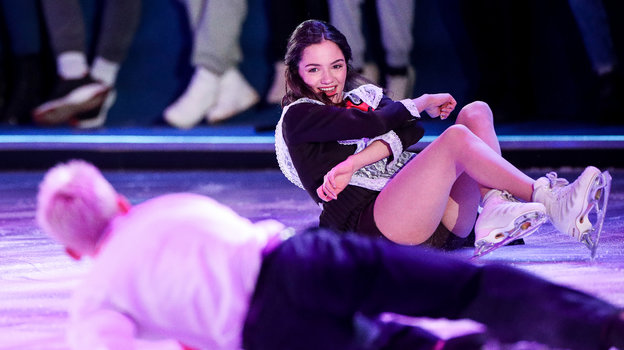 Даня Милохин и Евгения Медведева. Фото Дарья Исаева, «СЭ» / Canon EOS-1D X Mark II Даня Милохин и Евгения Медведева. Фото Дарья Исаева, «СЭ» / Canon EOS-1D X Mark II