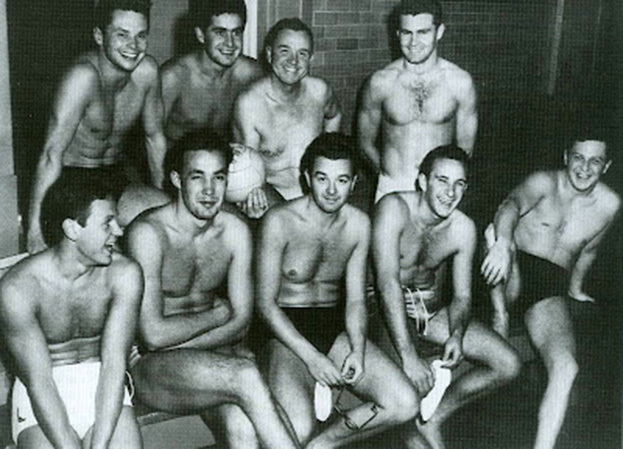 Сборная Венгрии после победы. Фото waterpololegends.com Сборная Венгрии после победы. Фото waterpololegends.com