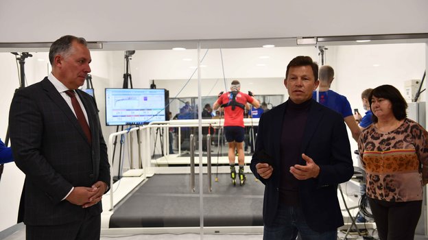 Станислав Поздняков, Виктор Майгуров и Елена Вяльбе. Фото ОКР Станислав Поздняков, Виктор Майгуров и Елена Вяльбе. Фото ОКР