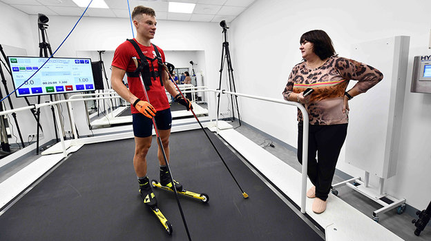 Презентация тредбана — специального тренажера для отработки техники лыжного хода. Презентация тредбана — специального тренажера для отработки техники лыжного хода.