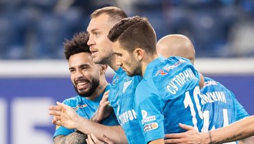 29 октября. «Зенит» — «Динамо» — 4:1. Артем Дзюба с партнерами по команде.