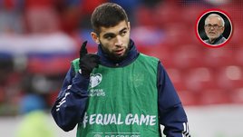 Наследие Хиддинка, дубль «Спартаку» в финале 17-летних, меткий глаз Газизова, работа с отцом взамен отпуска, град голов вместо новой аренды. Самый известный тренер Дагестана — о Гамиде Агаларове